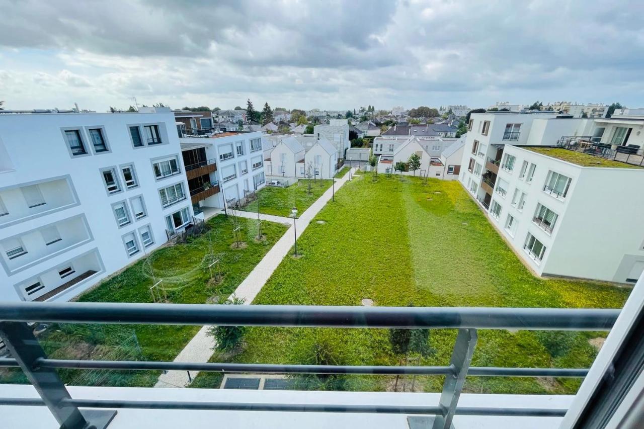 Bright Apartment In A New Building With Garage Tours Exterior foto